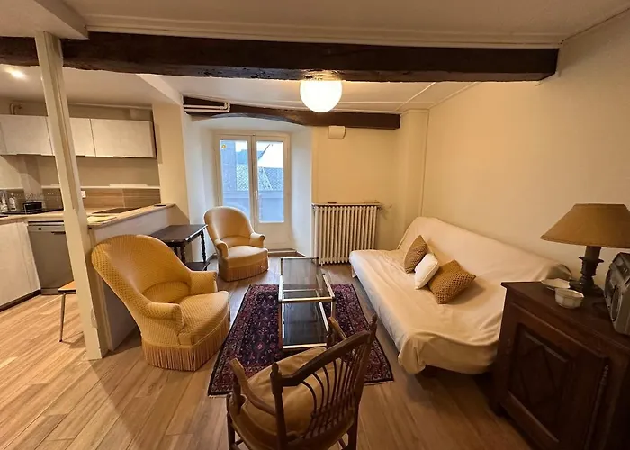 La Petite Maison De La Place * Мюра